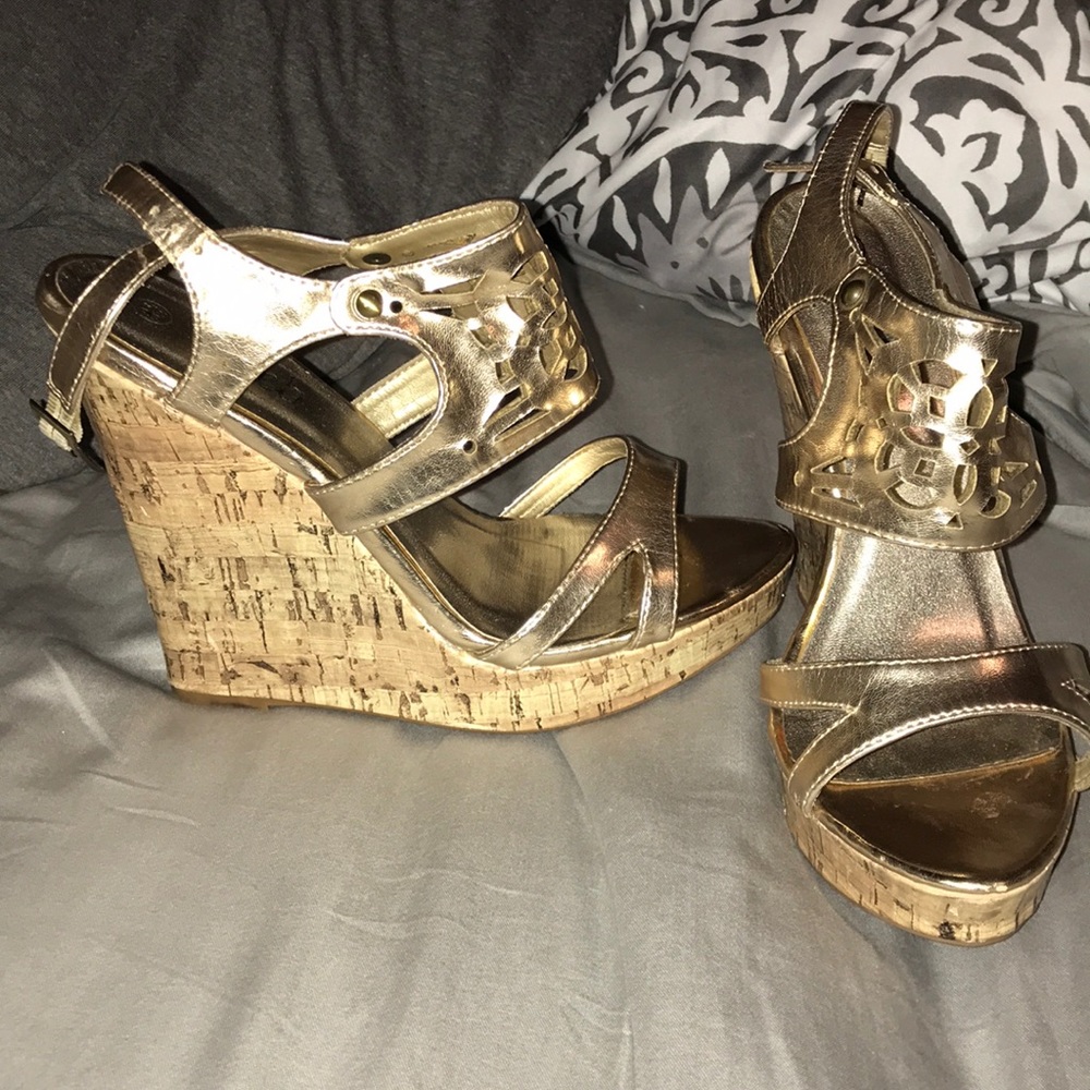 gold wedges